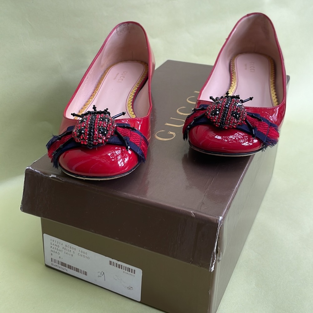Dark red Gucci patent leather flats with sparkly ladybug 🐞 in the box - Picture 4 of 15